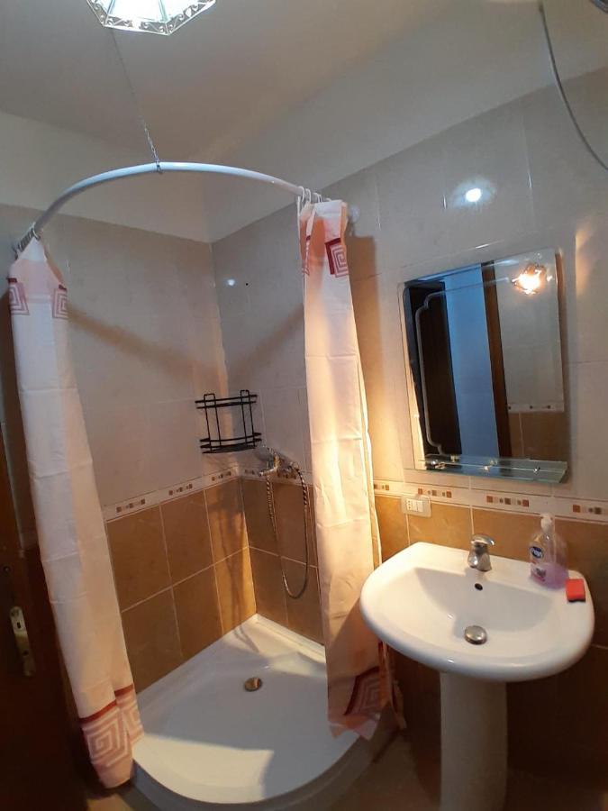 Cozy Apartment In The City Center 2 Shkodër エクステリア 写真